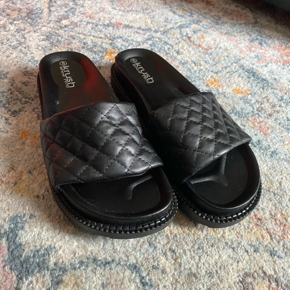 Krush slides from boohoo